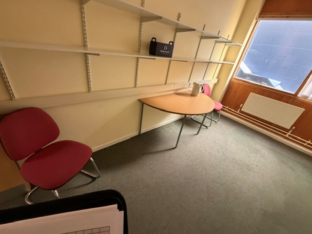 Dend desk and Chair